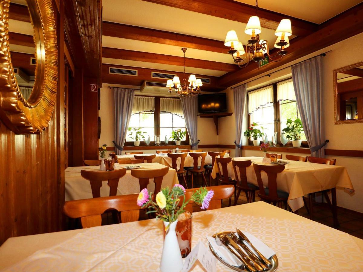 Hotel - Restaurant Hirschen - Werneths Landgasthof Beim Europa- Park Rust Rheinhausen Exterior photo